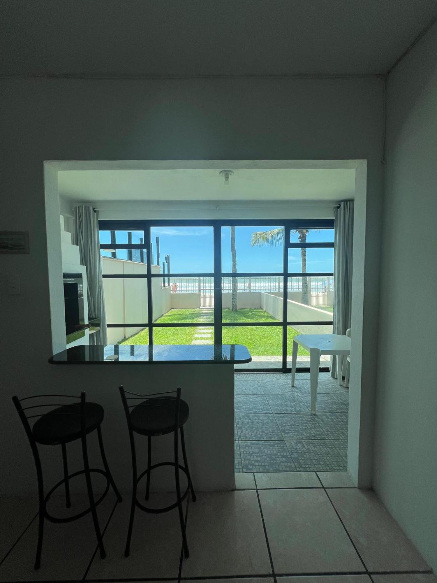 Casa Na Frente Mar 01